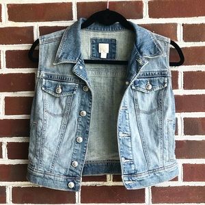 LC Lauren Conrad cropped denim vest XS